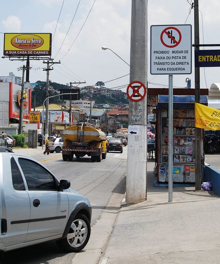 1.857 postos de trabalho no comércio regional foram fechados em 12 meses