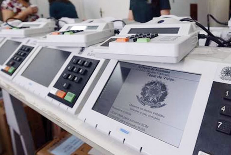 Abstenções, votos brancos e nulos somaram 32,21%