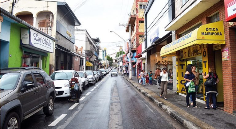 Comerciantes esperam que vendas de Natal igualem as do ano passado
