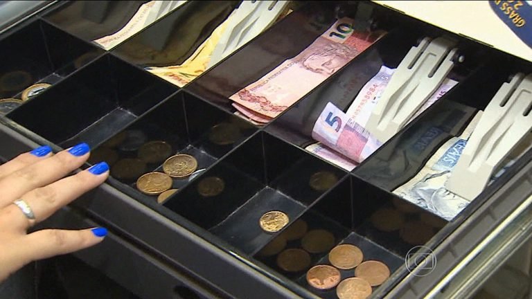 Escassez de moedas dificulta o troco nas vendas do comércio