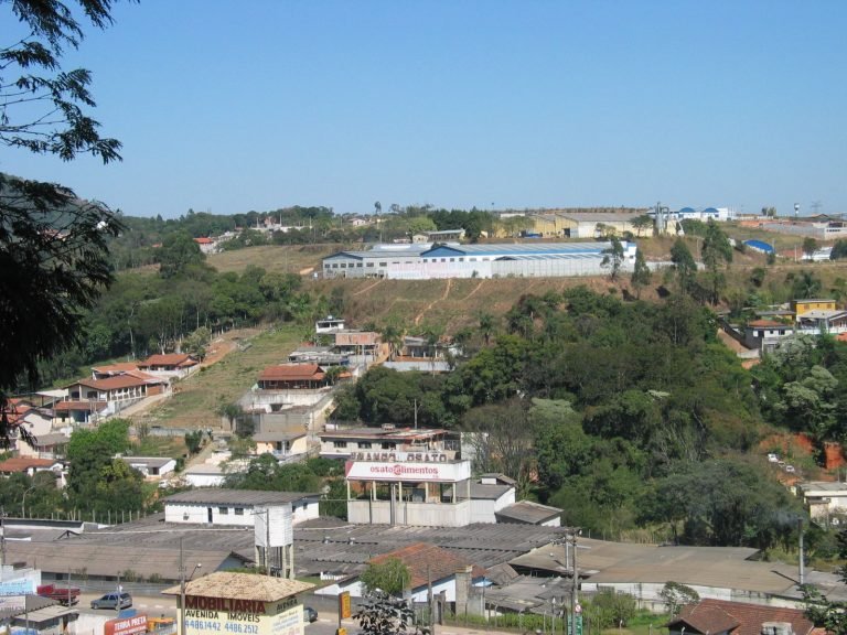 Cidade contrata pelo segundo mês consecutivo