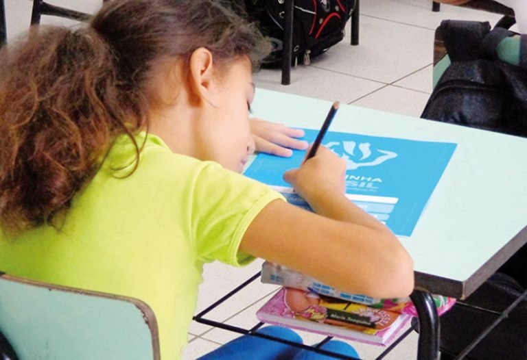 Metade dos professores não consegue cumprir o conteúdo planejado