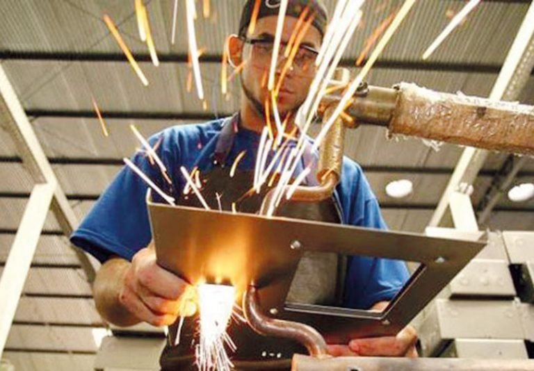 Pela primeira vez no ano Mairiporã mais demite do que contrata