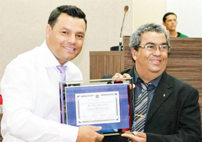 Regente da Banda Marcial recebeu título de cidadão