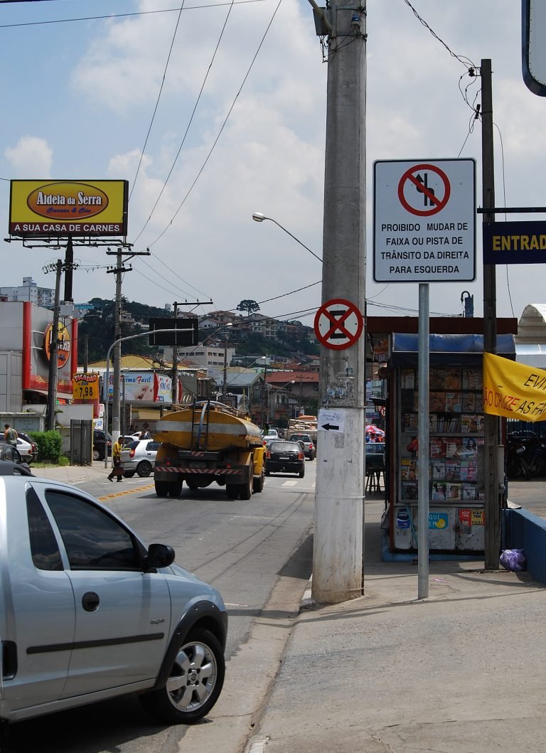 Prefeitura omite dados sobre multas de trânsito