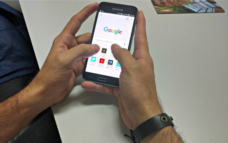 Celular é principal forma de acesso à internet
