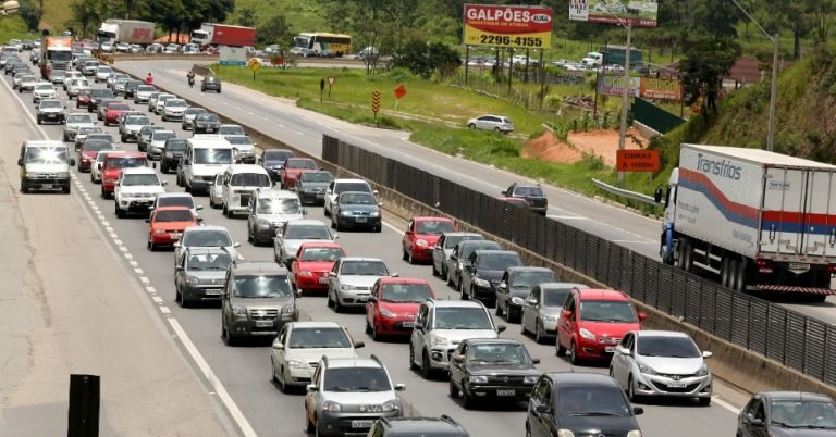 1,2 milhão de veículos são esperados na Fernão Dias no feriado da Independência