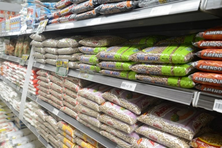 Mudança em rótulo de alimento é ‘questão de anos’, diz novo presidente da Anvisa