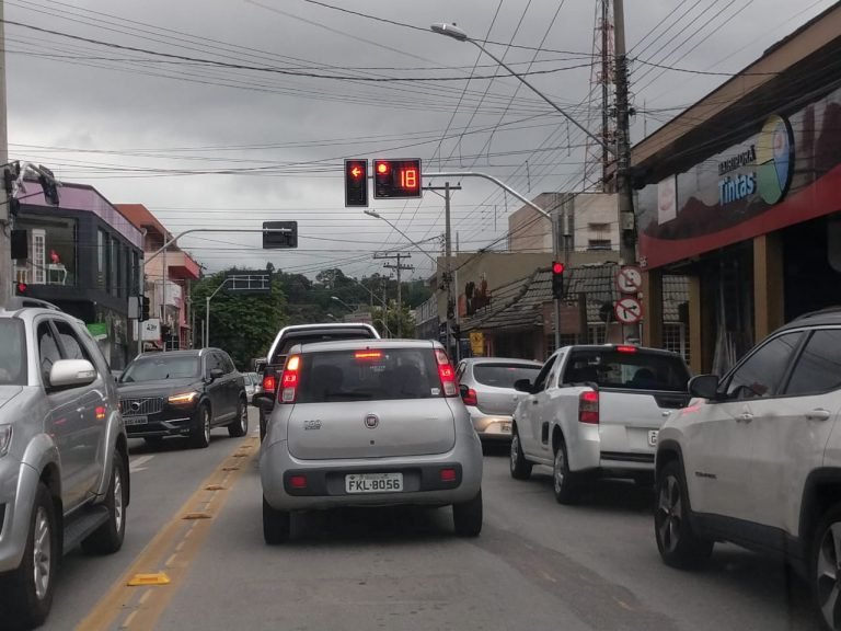 Semáforos na Tabelião provocam o caos no trânsito