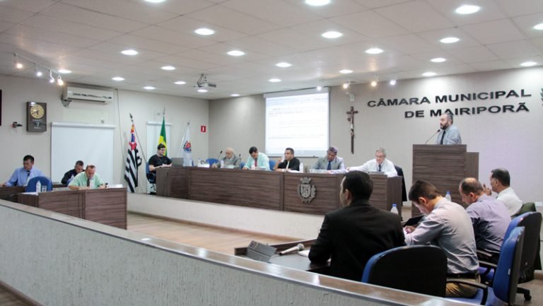 Vereador volta a cobrar explicações do prefeito sobre coleta de lixo