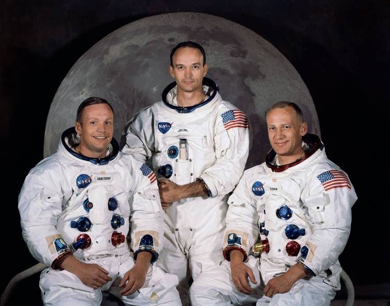 Astronautas se reúnem 50 anos após viagem rumo à lua