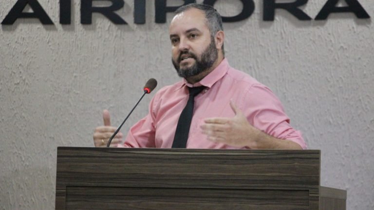 Governo Aiacyda soma três empresas de lixo em menos de três anos