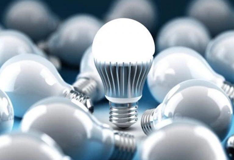 Projeto da Elektro distribui gratuitamente lâmpadas de led à população de Atibaia