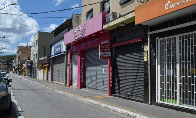De portas fechadas, comércio de Mairiporã começa a demitir