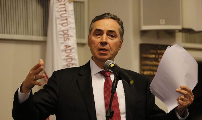 Covid-19: Eleição municipal pode ser dividida em 2 dias, diz ministro