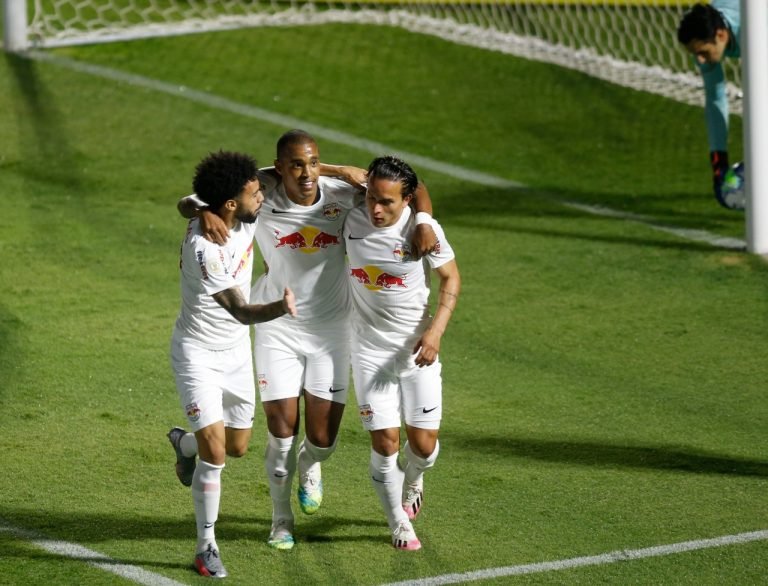 Em busca da primeira vitória, Braga enfrenta o Bahia amanhã