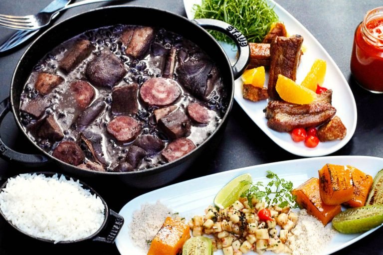 Frio e chuva pedem feijoada
