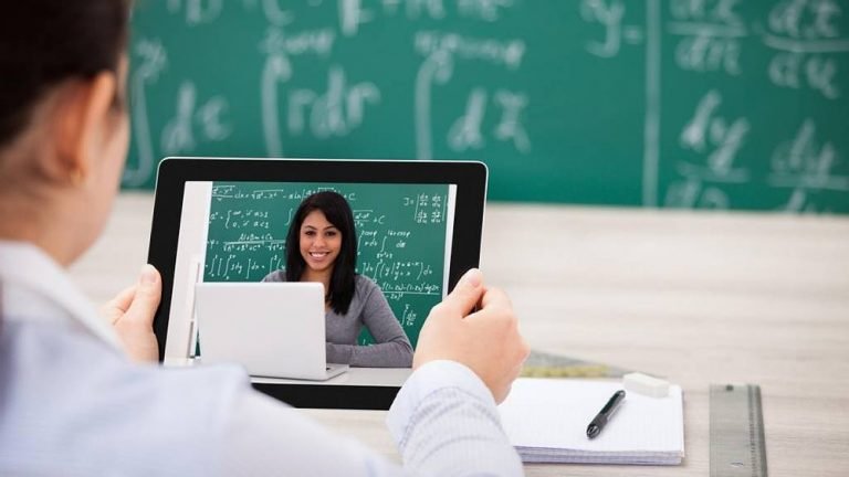 300 mil vagas em curso à distância para professores