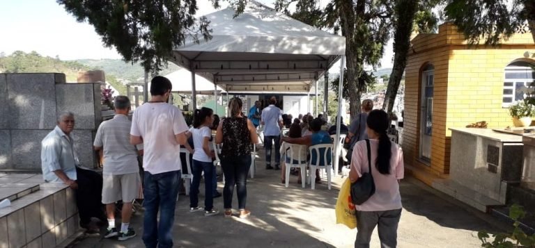 Covid-19 impõe restrições ao Dia de Finados