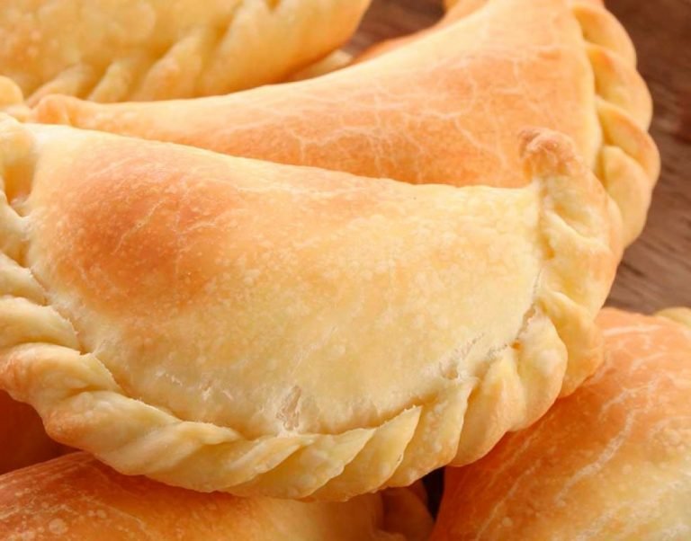 PANZEROTTI DE CARNE MOÍDA