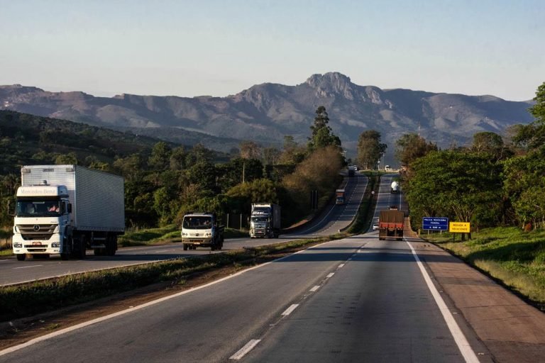 Arteris dá dicas para dirigir sob fumaça com segurança