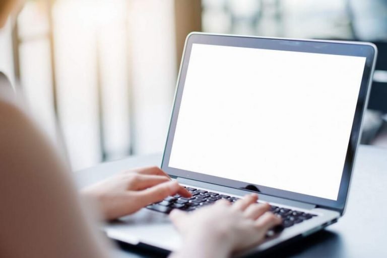 Fundação oferece cursos profissionalizantes a distância e gratuitos para deficientes visuais