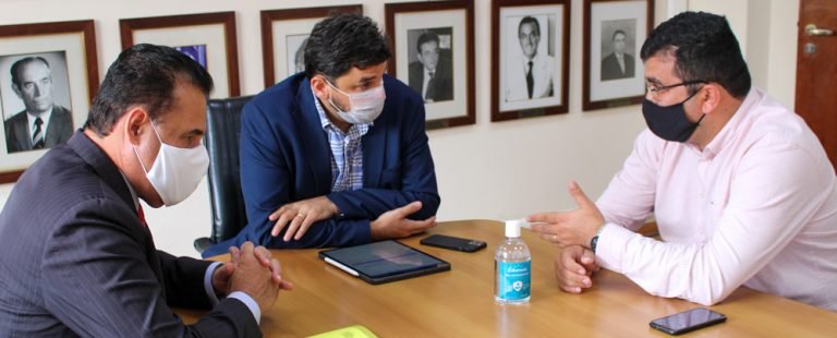 Prefeito acerta continuidade do hospital de campanha até junho