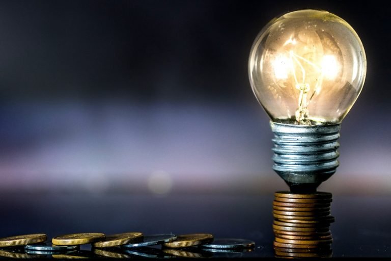 Conta de luz seguirá com bandeira amarela em fevereiro