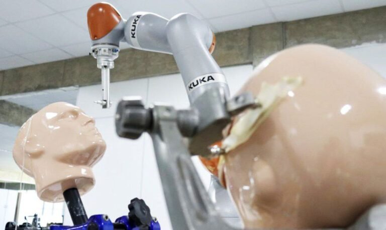 Pesquisadores da USP desenvolvem robô para auxiliar em neurocirurgias