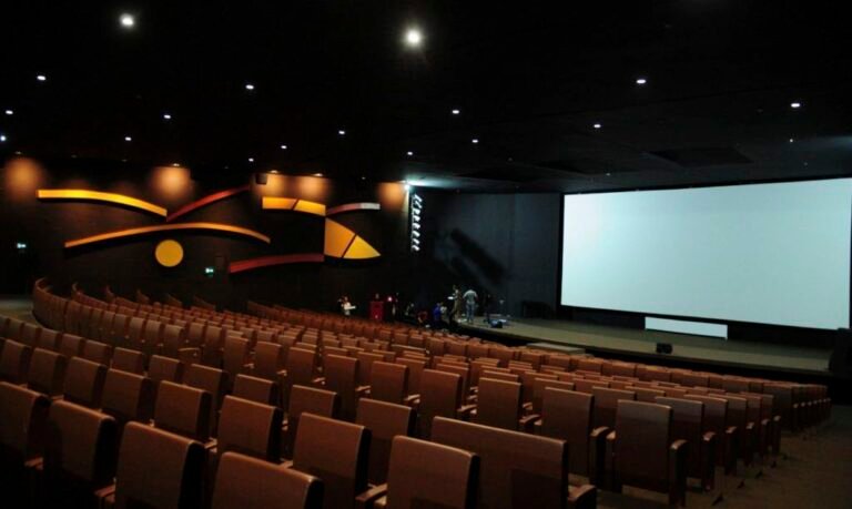 Aprovado novo prazo para adaptação de cinemas à acessibilidade