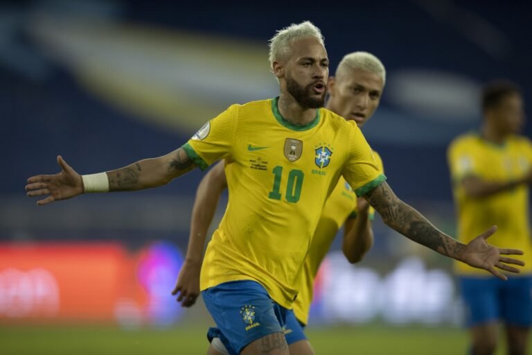 Neymar tenta alcançar Pelé como maior goleador da seleção brasileira