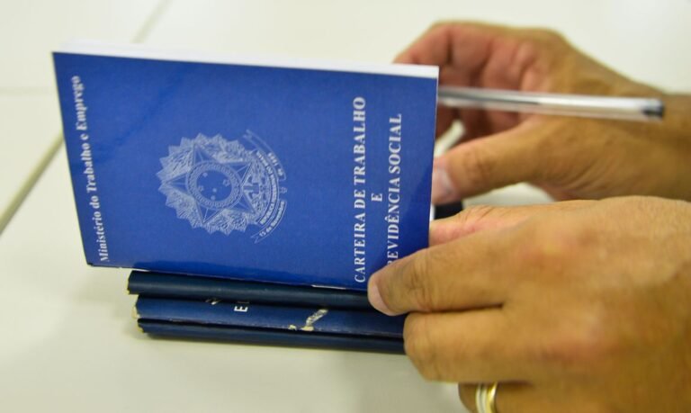 Rendimentos efetivos dos trabalhadores têm queda de 2,2%