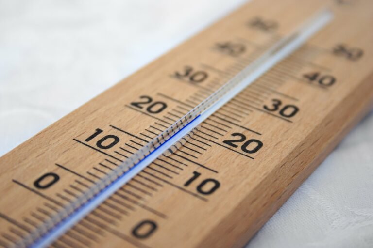 Frente fria vira o tempo e derruba as temperaturas no final de semana