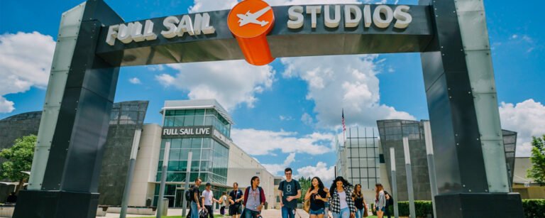 Universidade de Orlando oferece curso gratuito em português para pais e educadores