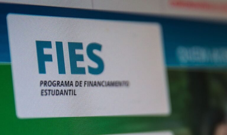 FNDE prorroga até setembro prazo para renovação de contratos do Fies