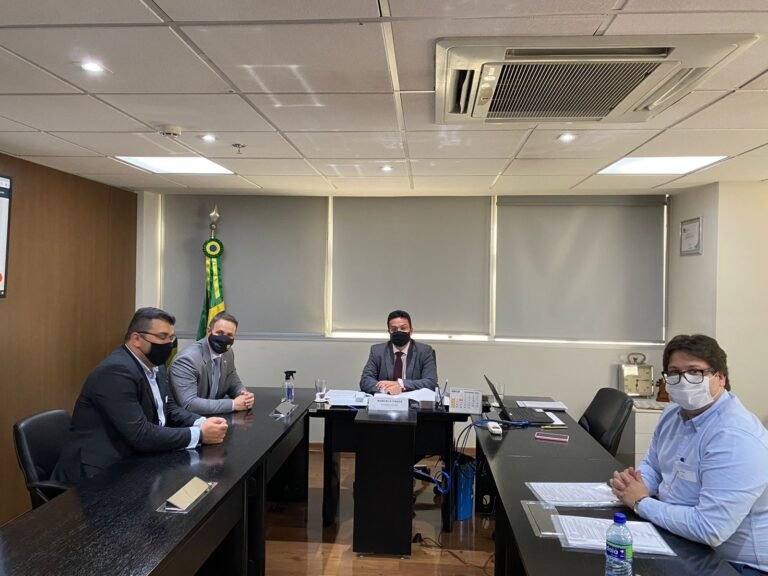 Prefeito pede recursos ao FNDE para a construção e reforma de creches