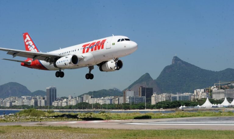 Autorização de viagem para menores de 16 anos já pode ser feita online