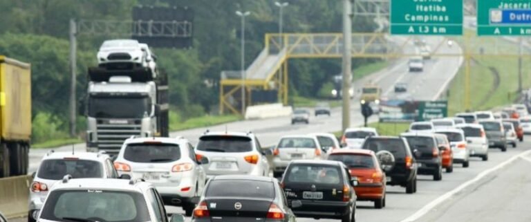 1 milhão de veículos passaram pela Fernão Dias no feriado da Independência