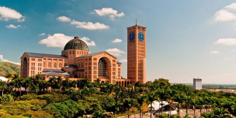 Dia da Padroeira terá presença de fiéis no Santuário Nacional de Aparecida