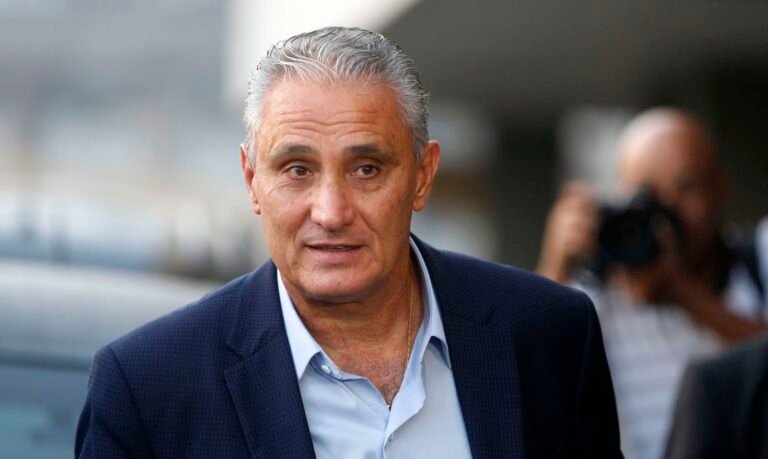 Tite divulga lista de convocados para três jogos em outubro pelas Eliminatórias