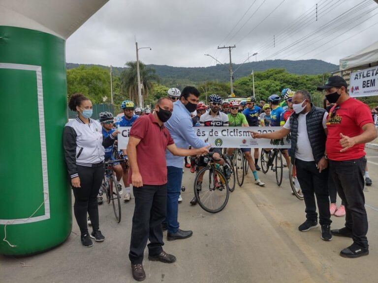 Circuito Montanhês reuniu ciclistas no domingo