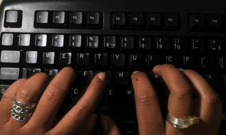 USP oferece curso de programação para mulheres do ensino médio