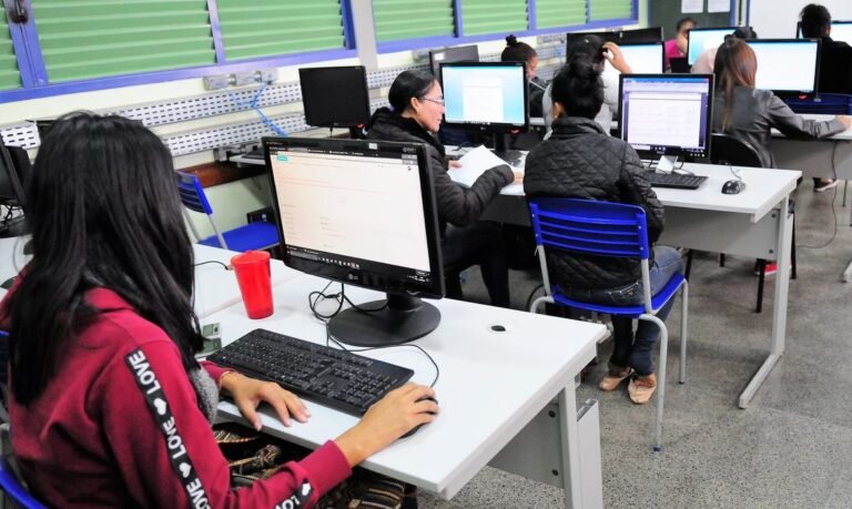 Capes abre inscrições para curso de docência digital