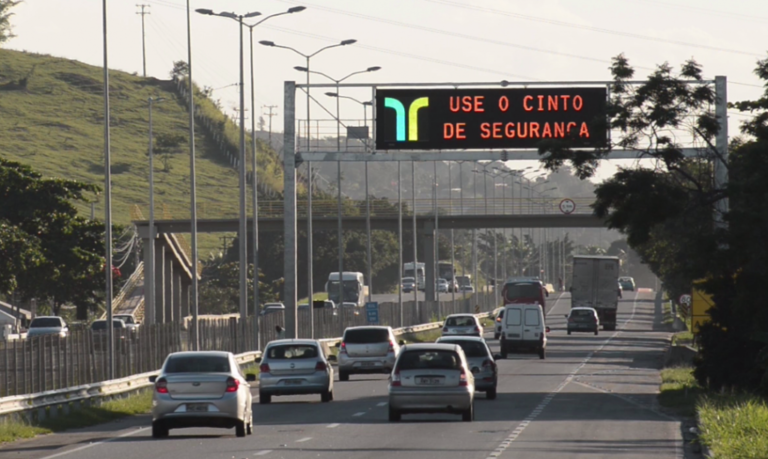 Mais de 1 milhão de veículos esperados para o ano novo na rodovia Fernão Dias