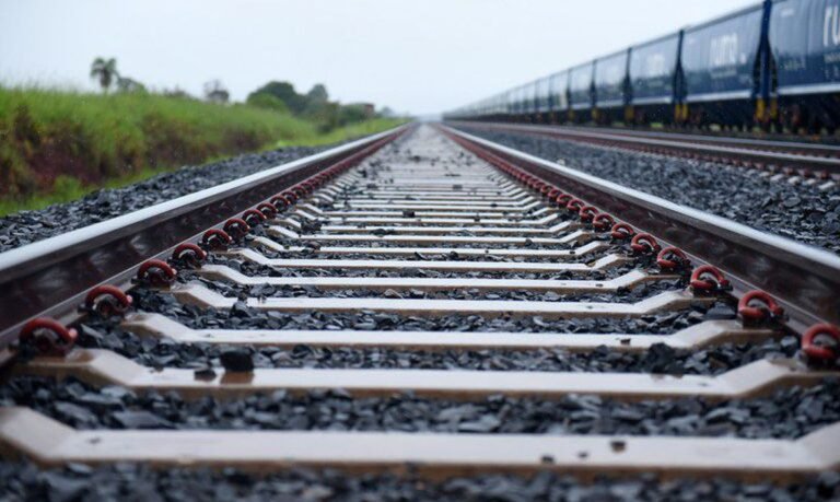 Projeto incentiva transporte ferroviário