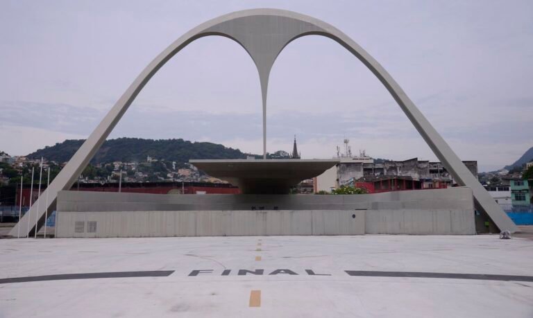 Com atual cenário, Carnaval na Sapucaí está garantido, diz prefeito