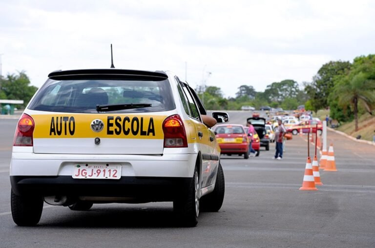 Comprovante de vacinação é exigido nos exames de auto escola
