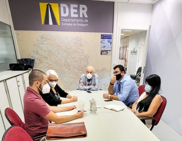 Prefeitura e Estado oficilizam doação da área do DER para o município