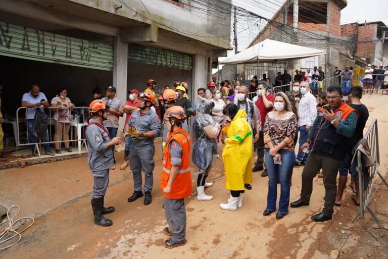 Eficiente trabalho da Defesa Civil e Fundo Social no auxílio às vítimas das chuvas