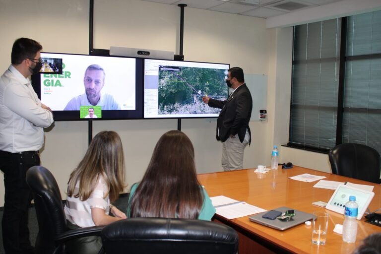 Prefeito e Elektro conversam sobre subestação de energia em Terra Preta